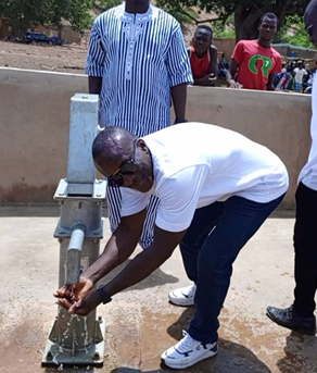 Inauguration de la fontaine MACCAN par M. WEKOURI